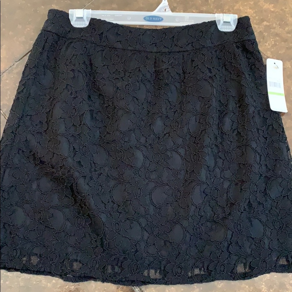 NWT Laundry by Shelli Segal  Lace skirt size 4